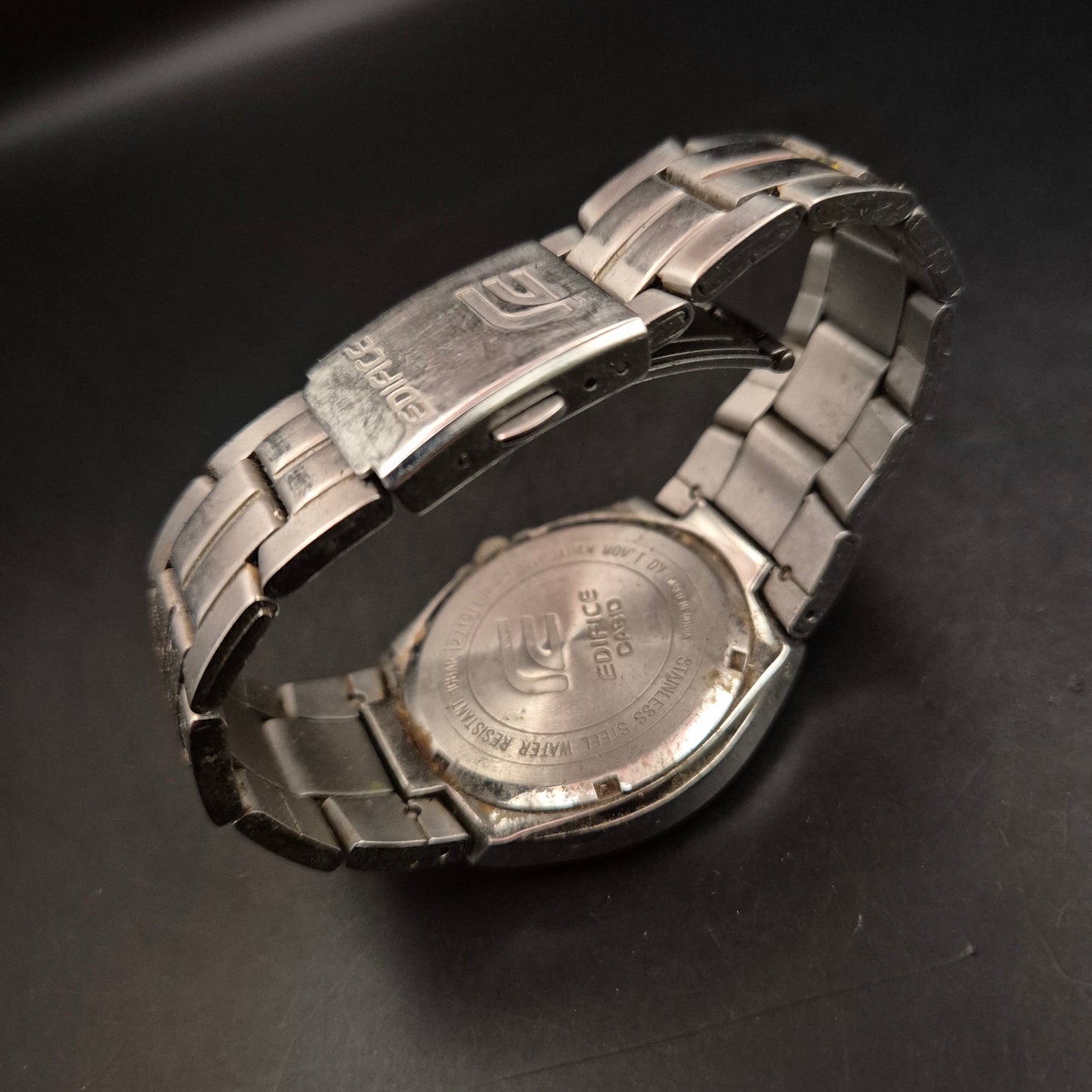 Casio Edifice Herren Uhr – Sportlicher Look mit Datumsanzeige