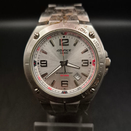Casio Edifice Herren Uhr – Sportlicher Look mit Datumsanzeige