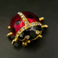 Marienkäfer Brosche – Vergoldet mit roten und schwarzen Emaille-Akzenten