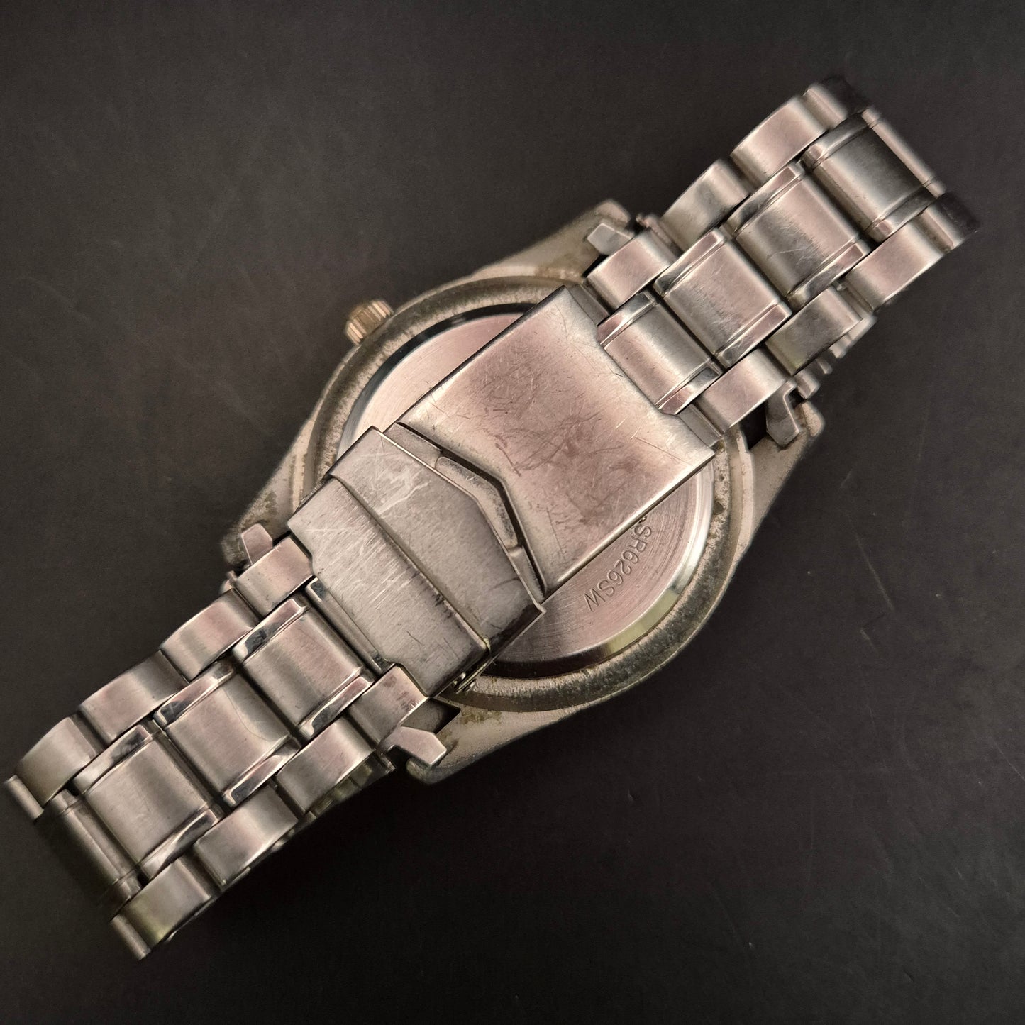 Schlichte Herren Uhr mit Edelstahlband – Schwarzes Zifferblatt & 24h-Anzeige