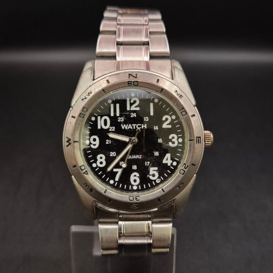 Schlichte Herren Uhr mit Edelstahlband – Schwarzes Zifferblatt & 24h-Anzeige