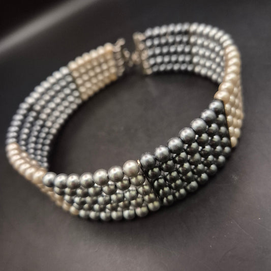 Auffällige Perlen Halskette in Schwarz-Weiß – Mehrreihiger Vintage-Stil