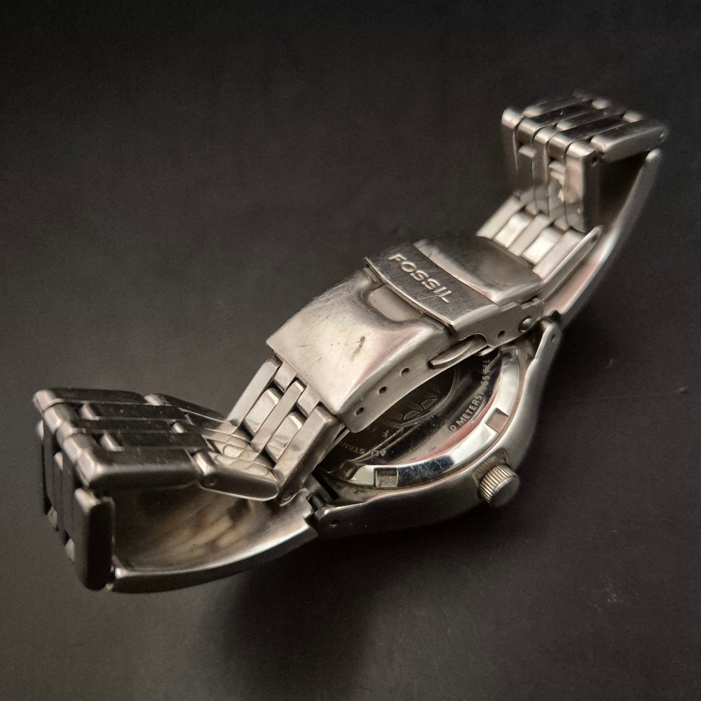 Kompakte Fossil Damen Uhr – Schlichtes Design mit Edelstahlarmband