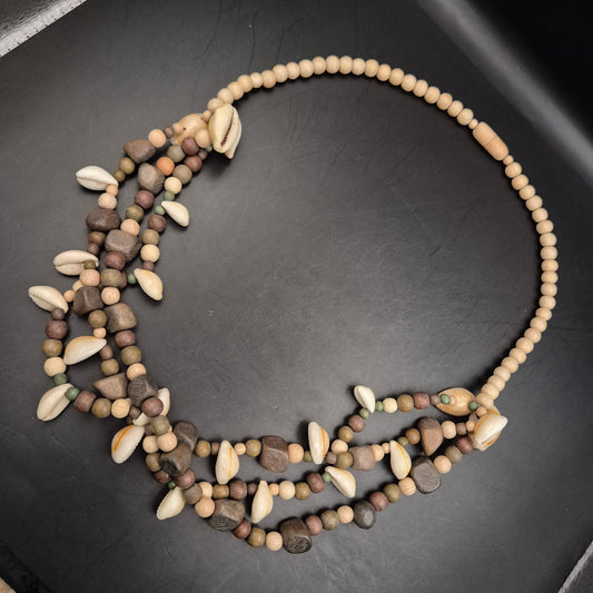 Rustikale Muschel- & Holz-Kette – Mehrreihiger Ethno-Look