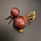 Vintage Vogel-Brosche – Kugelform mit Holz und Goldakzenten