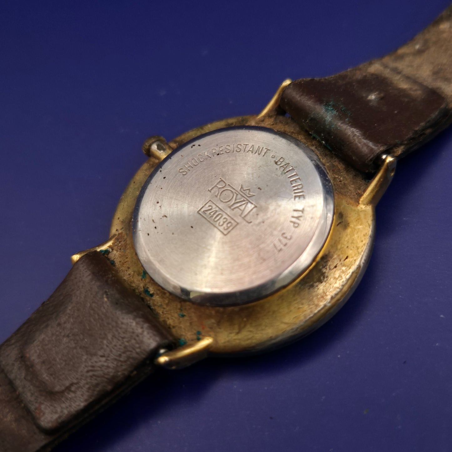 Vintage Royal Herren Uhr – Goldfarbenes Gehäuse & Lederband