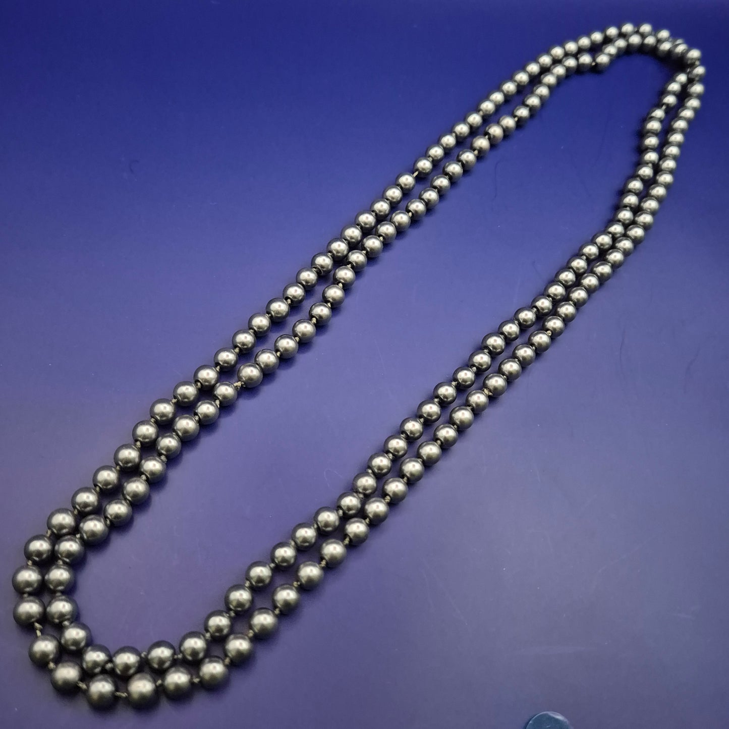 Lange Hämatit-Kette – Glänzende, zweireihige Kugelkette