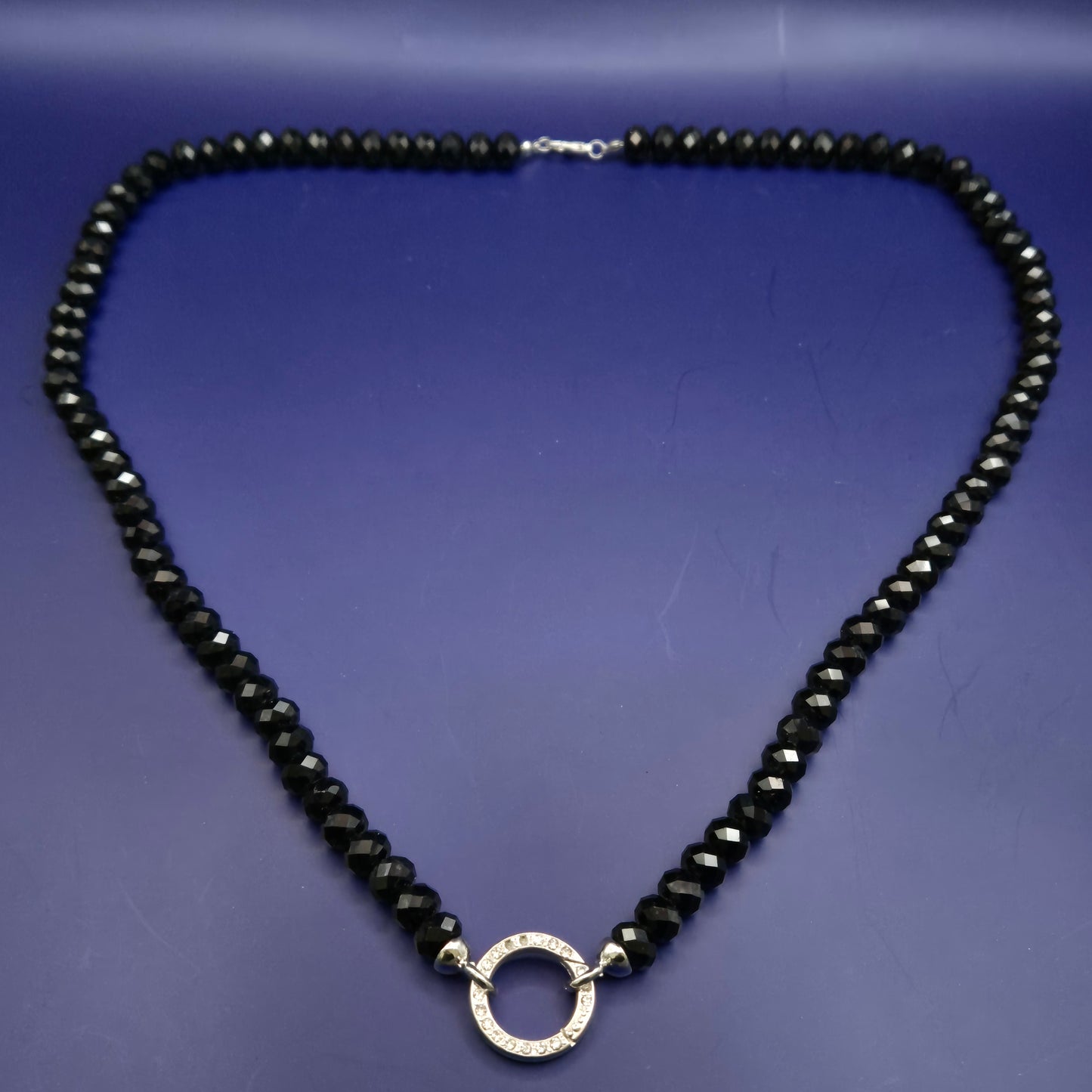 Elegante Collier Kette – Facettierte Perlen mit Strass-Ring