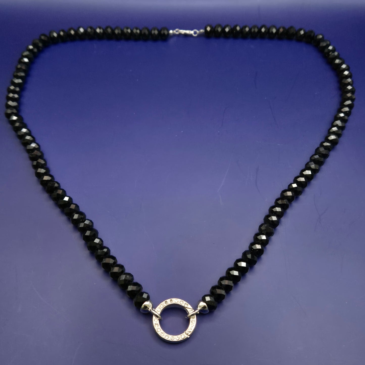 Elegante Collier Kette – Facettierte Perlen mit Strass-Ring