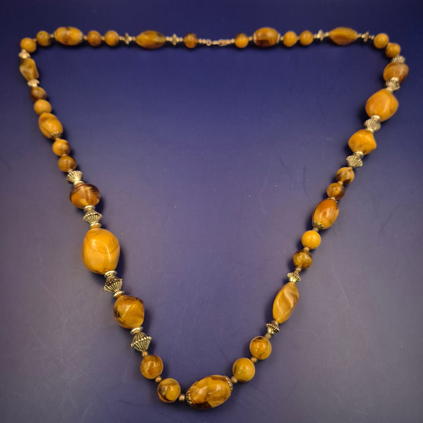 Elegante Bernsteinoptik Damen Kette – Warme Töne und Vintage-Charme