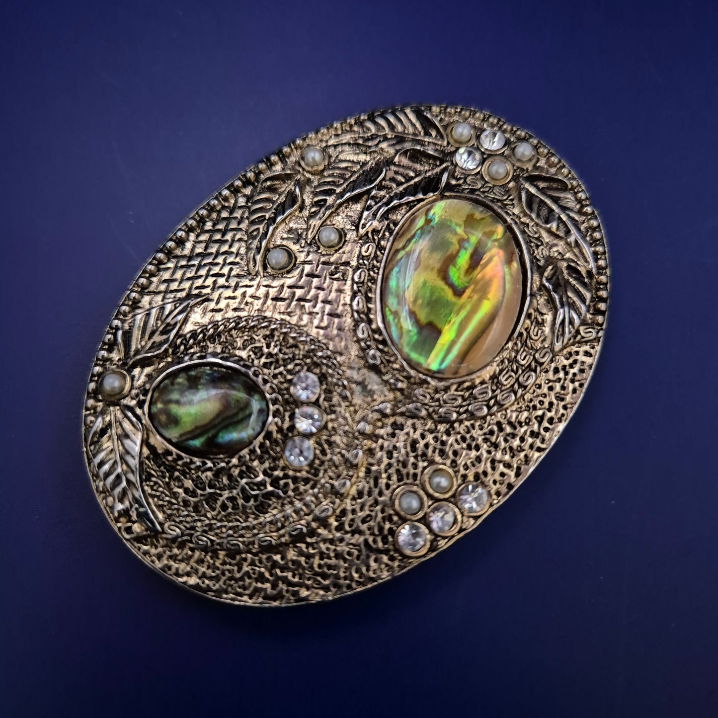 Große Vintage Brosche – Abalone & Strass auf Antik-Silberoptik