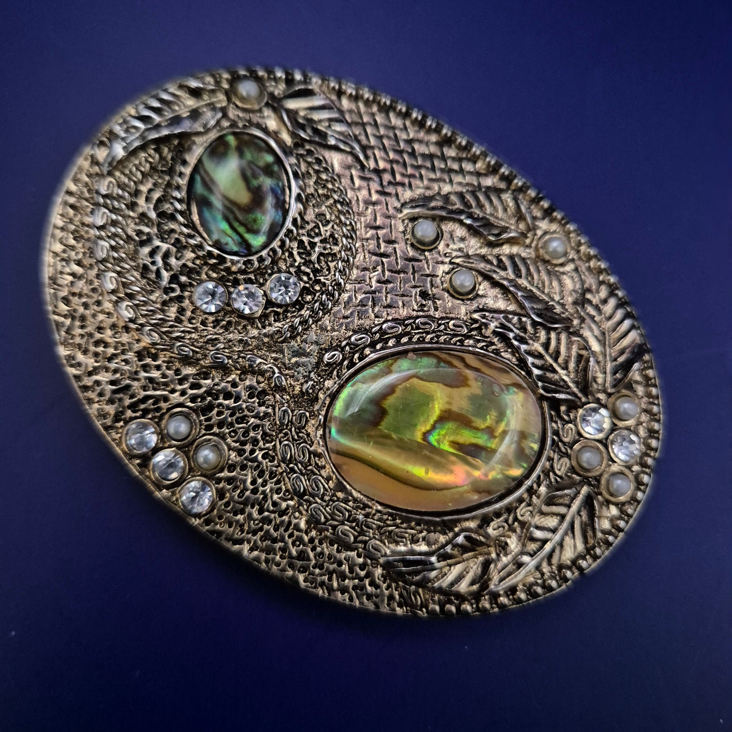 Große Vintage Brosche – Abalone & Strass auf Antik-Silberoptik