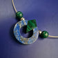 Moderne Halskette mit Lapislazuli und Malachit – Ausdrucksstarkes Design
