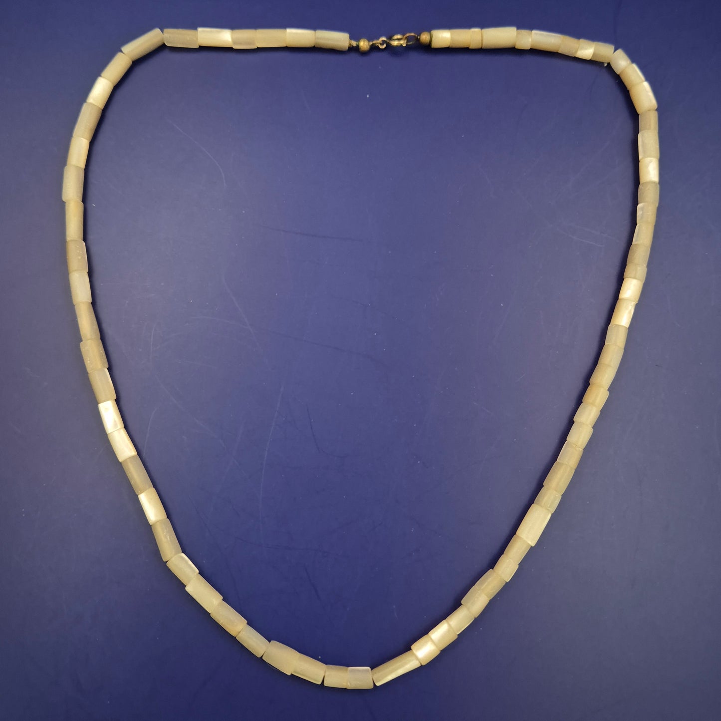 Schlichte Perlen Halskette – Minimalistisches Design in Beige