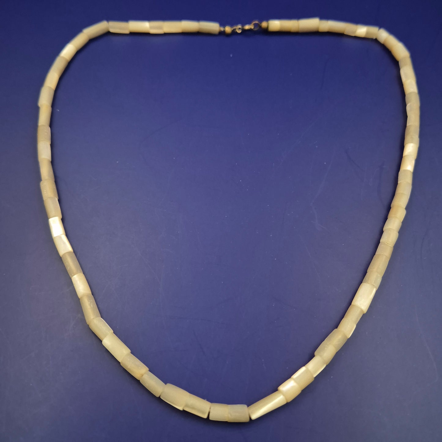 Schlichte Perlen Halskette – Minimalistisches Design in Beige