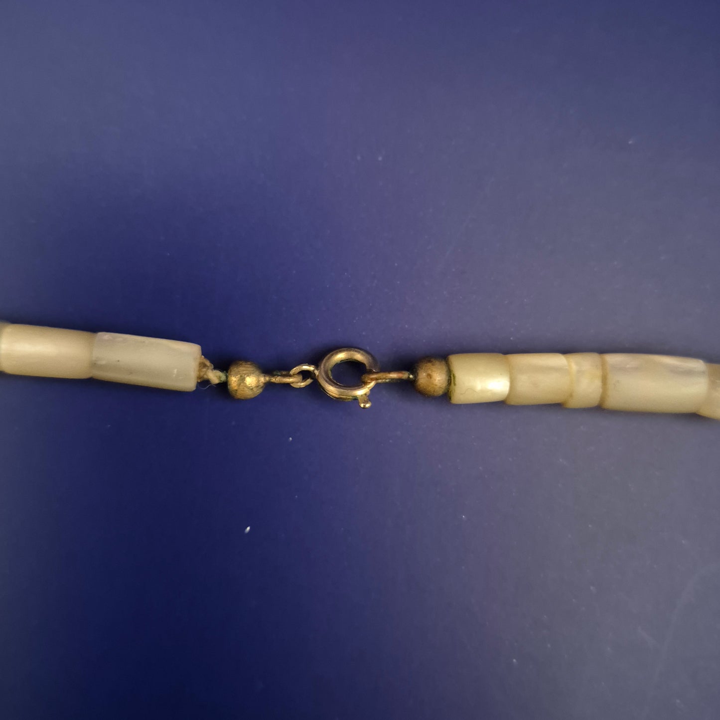 Schlichte Perlen Halskette – Minimalistisches Design in Beige