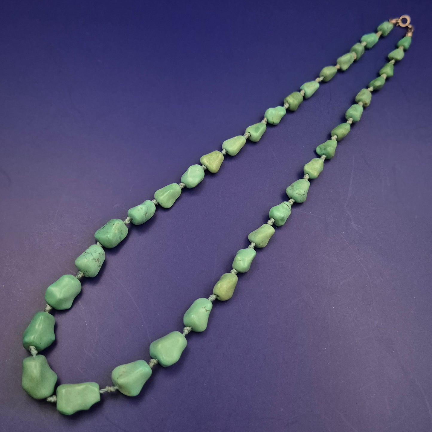 Turquoise Naturstein Halskette – Handgefertigtes Schmuckstück mit Silberverschluss