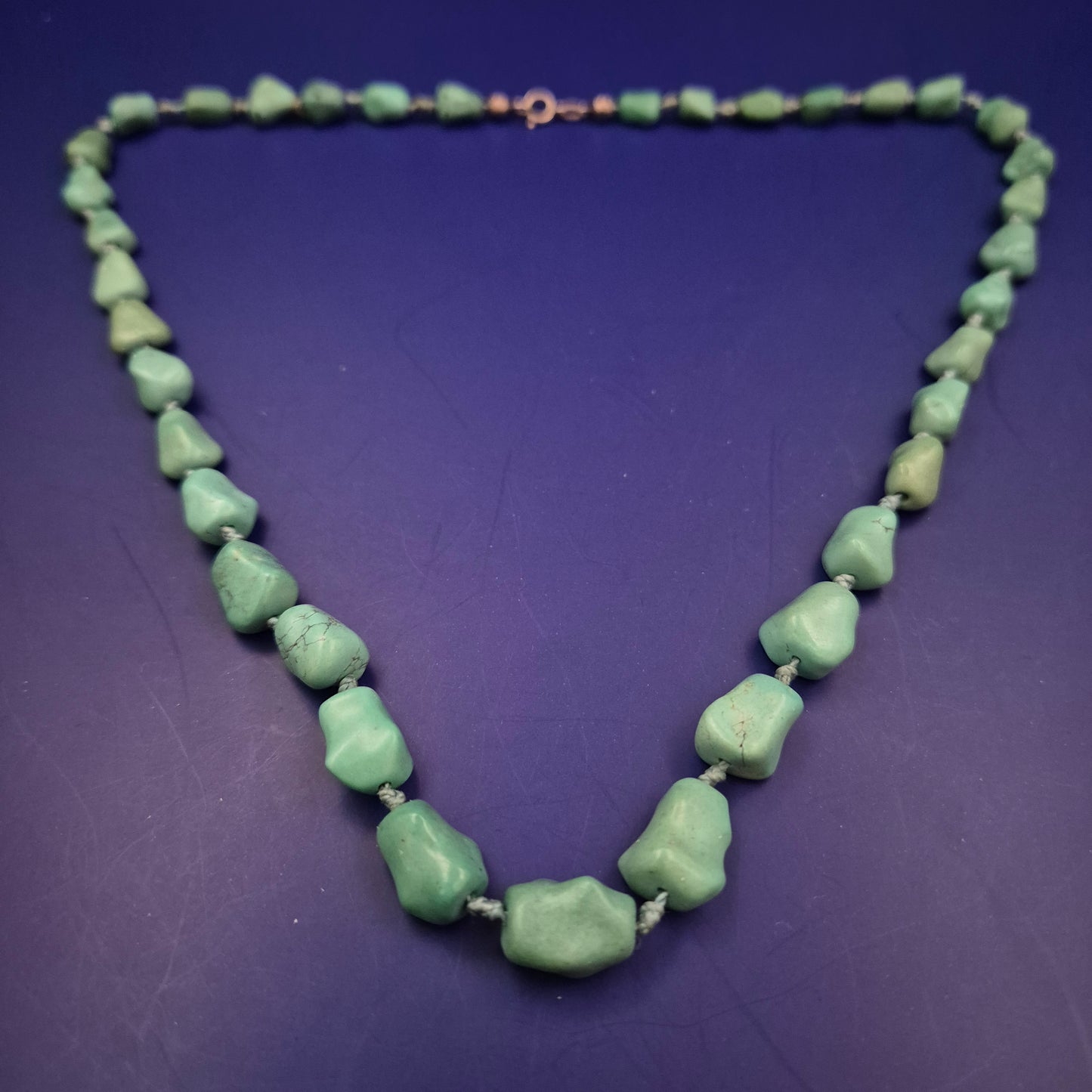 Turquoise Naturstein Halskette – Handgefertigtes Schmuckstück mit Silberverschluss