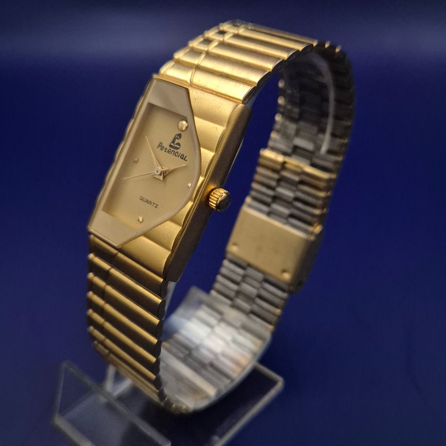 Ausgefallene Potencial Damen Uhr – Gold-Design mit Retro-Flair