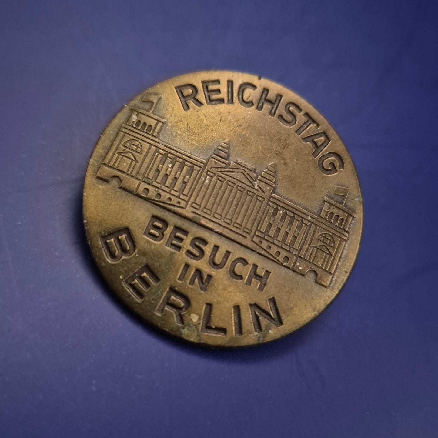 Historische Anstecknadel „Besuch im Reichstag Berlin“ – Sammler-Rarität