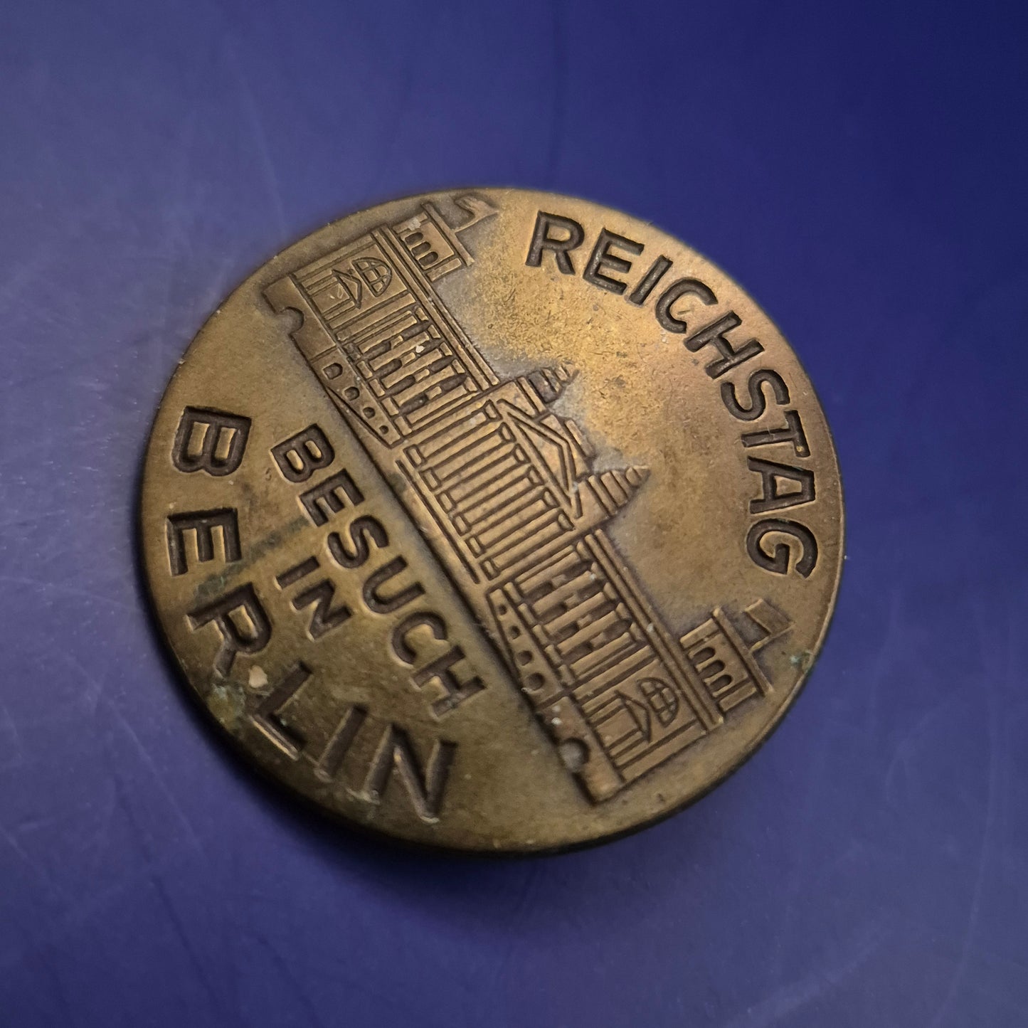 Historische Anstecknadel „Besuch im Reichstag Berlin“ – Sammler-Rarität