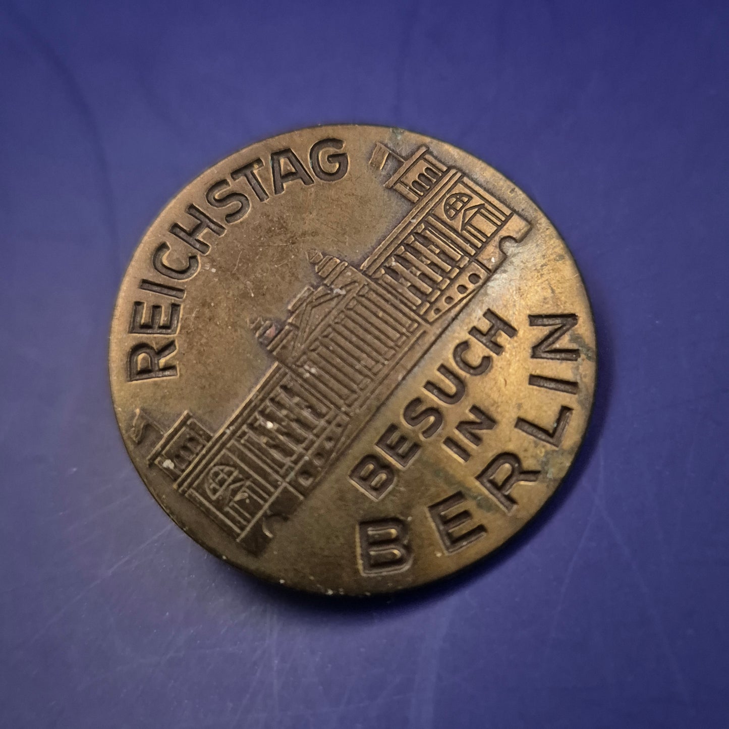 Historische Anstecknadel „Besuch im Reichstag Berlin“ – Sammler-Rarität