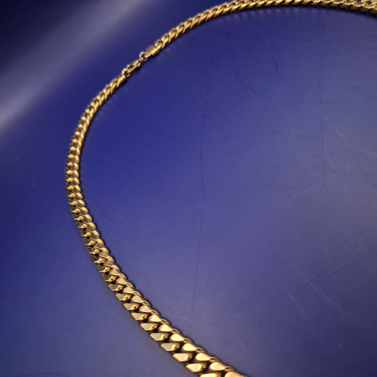 Vergoldete Halskette im Panzerketten-Design – Klassischer Look für jeden Anlass