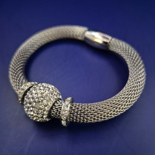 Elegantes Mesh-Armband mit Strasskugel – Glanzvoll & Modern