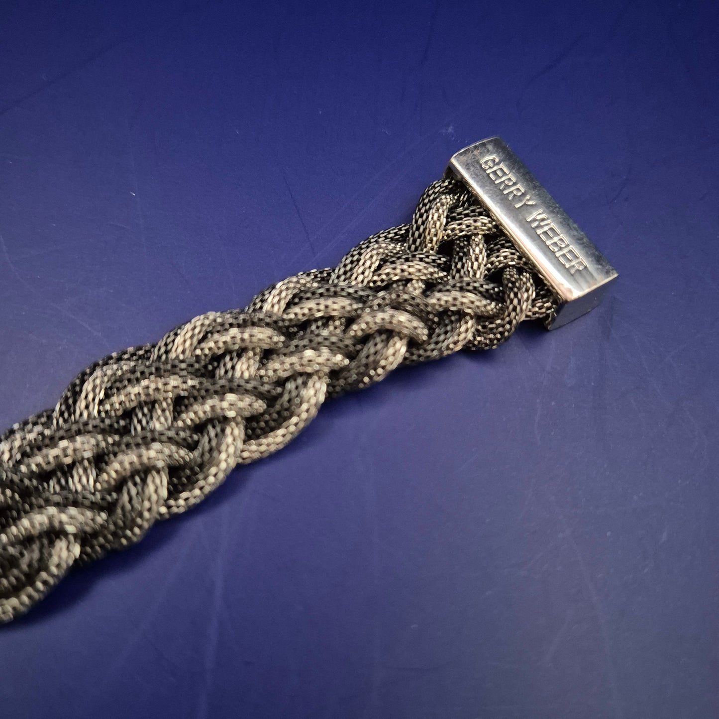 GERRY WEBER Armband im Flechtdesign – Silberfarben & Stilvoll
