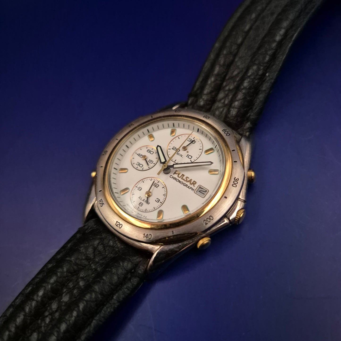 Pulsar Chronograph Herren Uhr – Edler Bicolor-Look mit Alarmfunktion