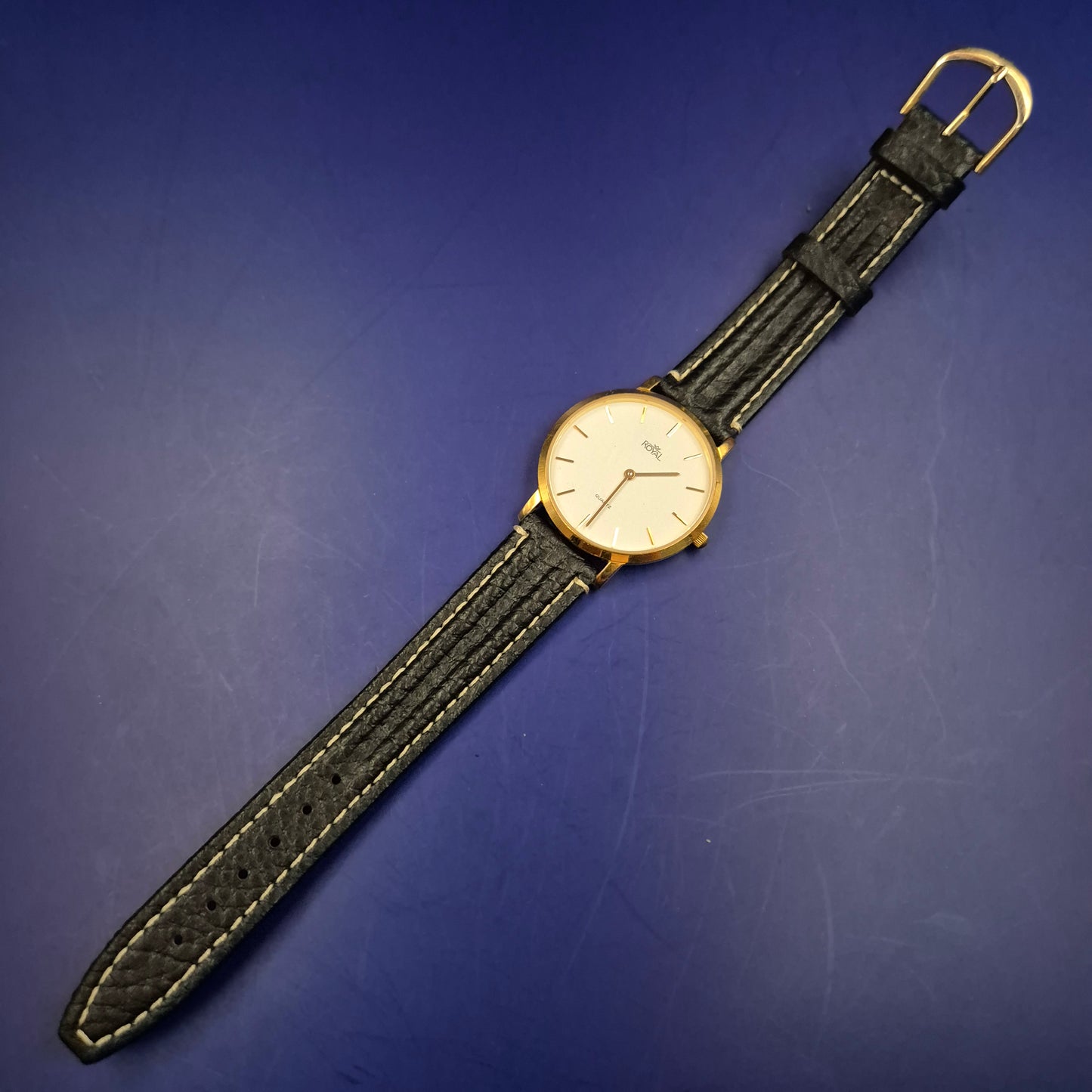 Klassische Royal Herren Uhr – Minimalistisches Gold-Design