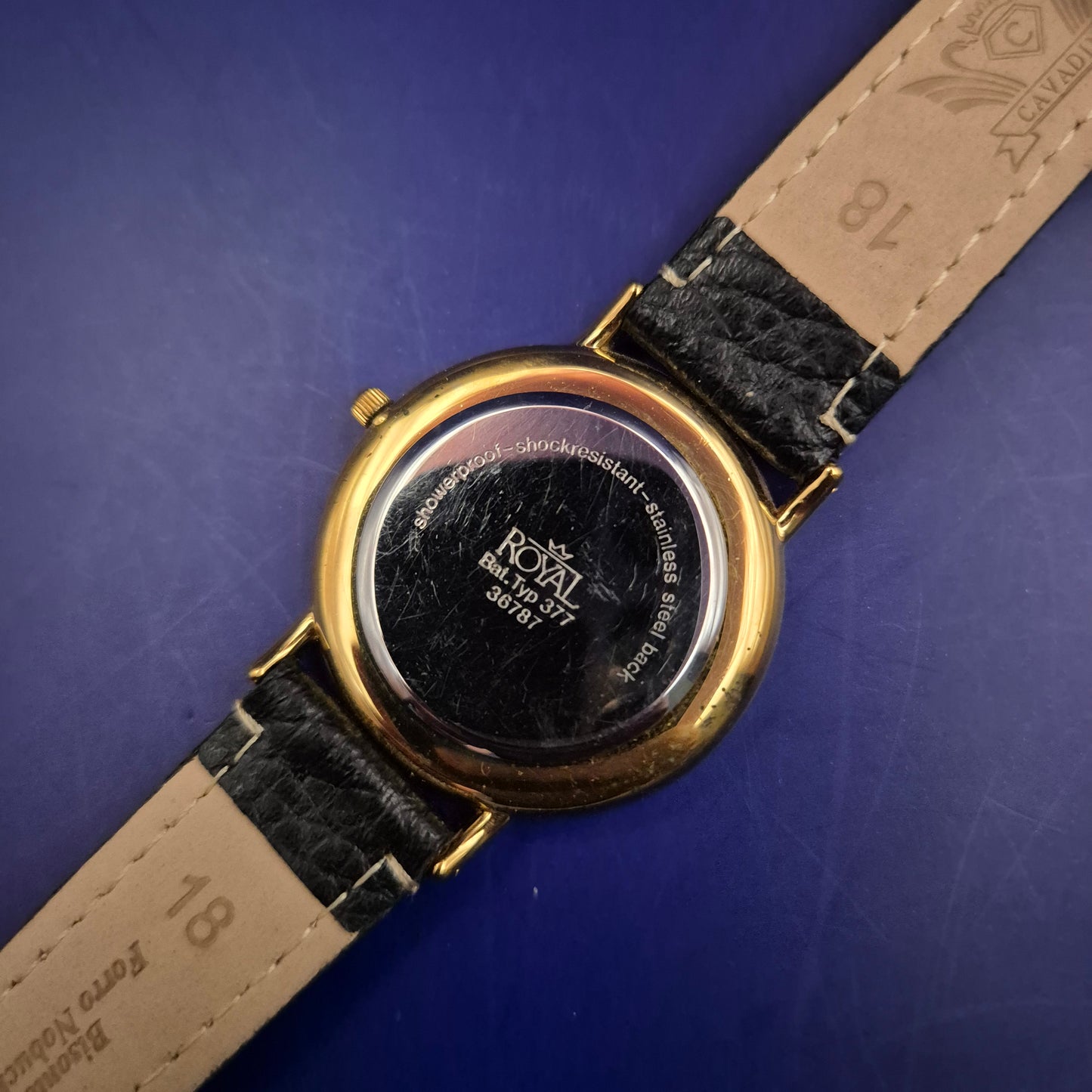 Klassische Royal Herren Uhr – Minimalistisches Gold-Design