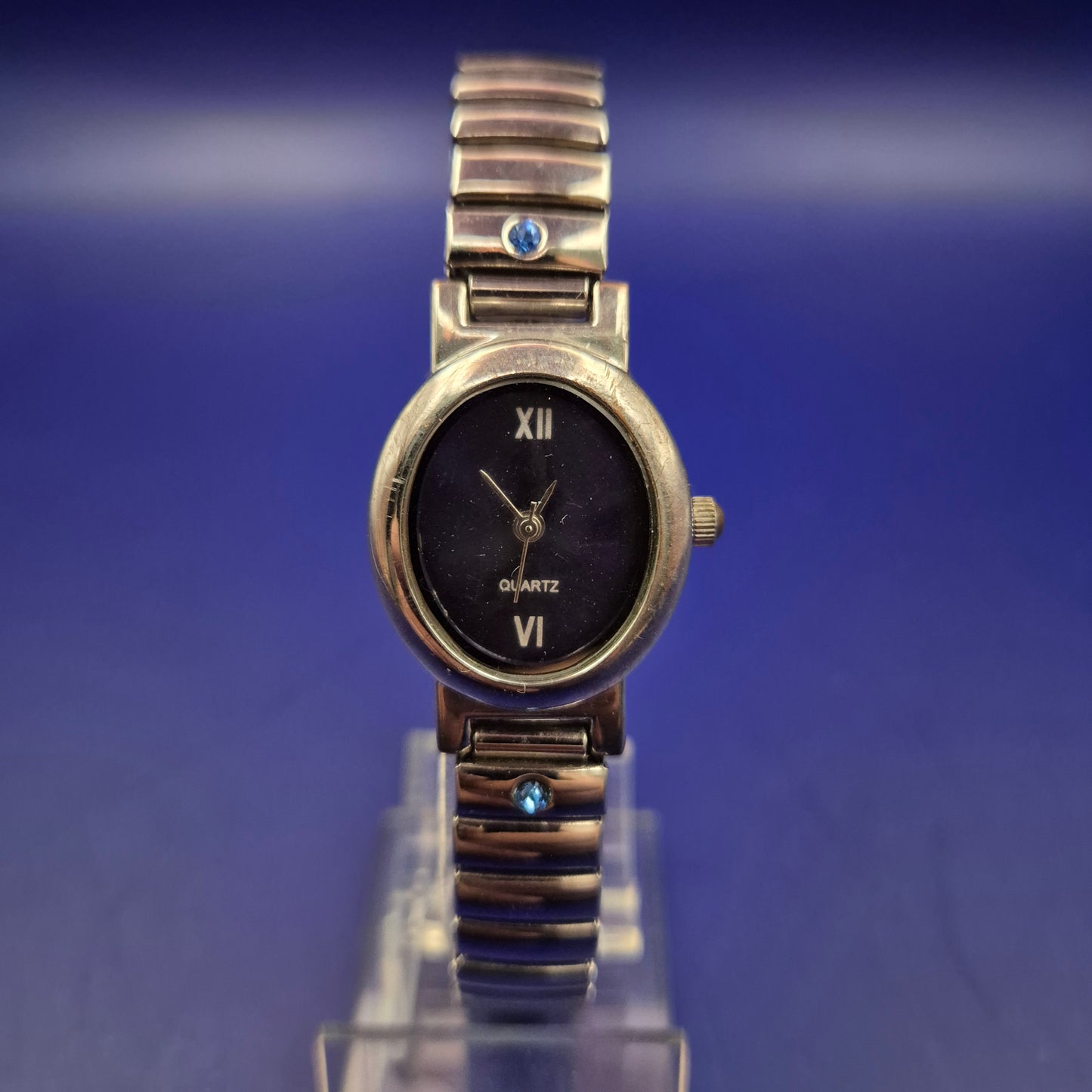 Elegante Yves Rocher Damen Uhr – Blaues Zifferblatt mit Schmucksteinen