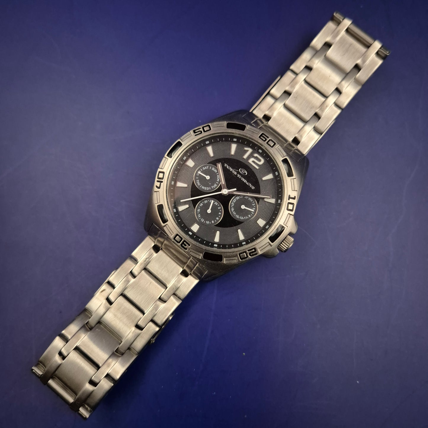 Sportliche Tom Tailor Herren Uhr – Multifunktion mit Edelstahlarmband