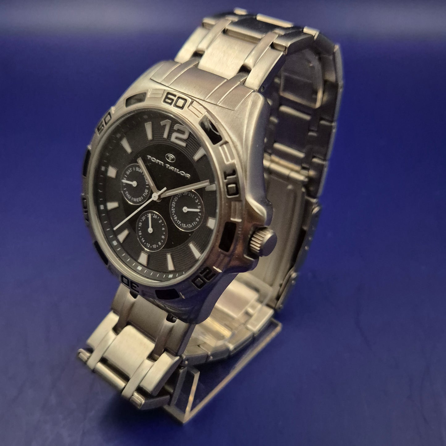 Sportliche Tom Tailor Herren Uhr – Multifunktion mit Edelstahlarmband