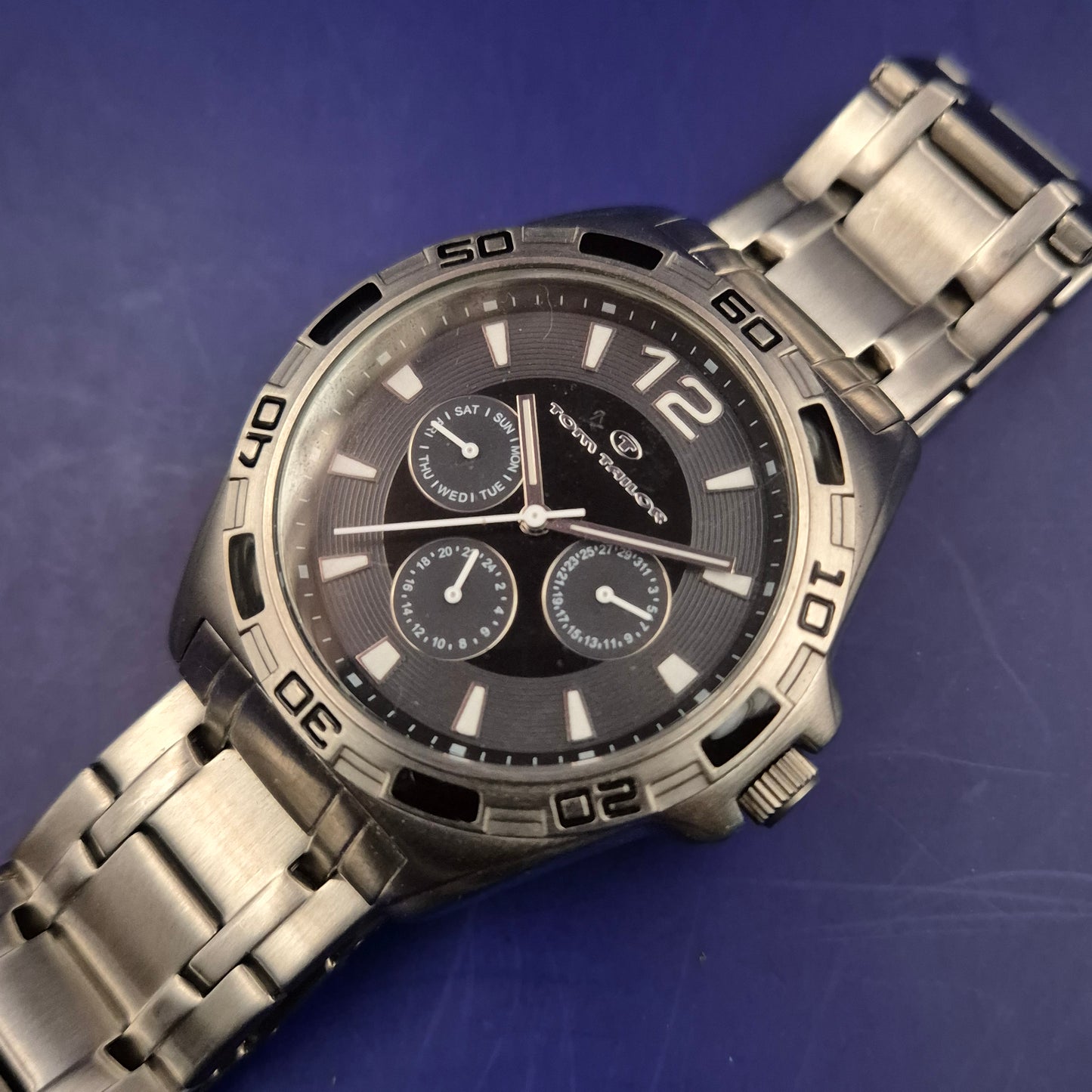 Sportliche Tom Tailor Herren Uhr – Multifunktion mit Edelstahlarmband