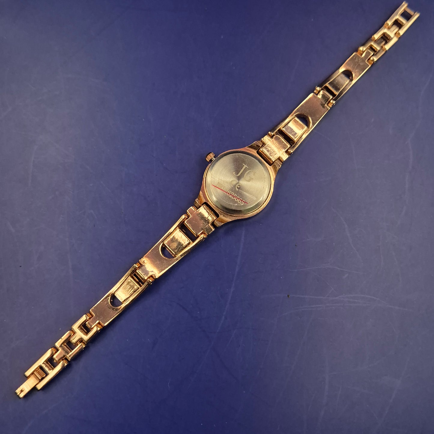 Elegante JG Damen Uhr – Roségold-Optik mit modernem Gliederarmband