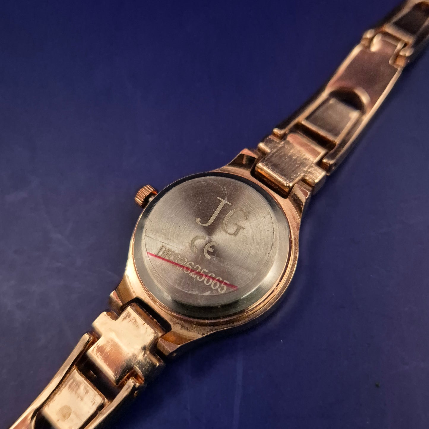 Elegante JG Damen Uhr – Roségold-Optik mit modernem Gliederarmband