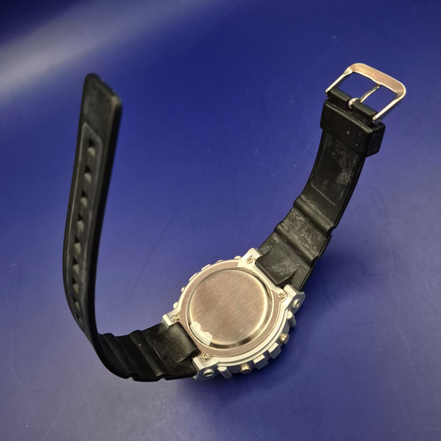 Robuste Sport Digital Herren Uhr – Dynamisches Design für Aktive