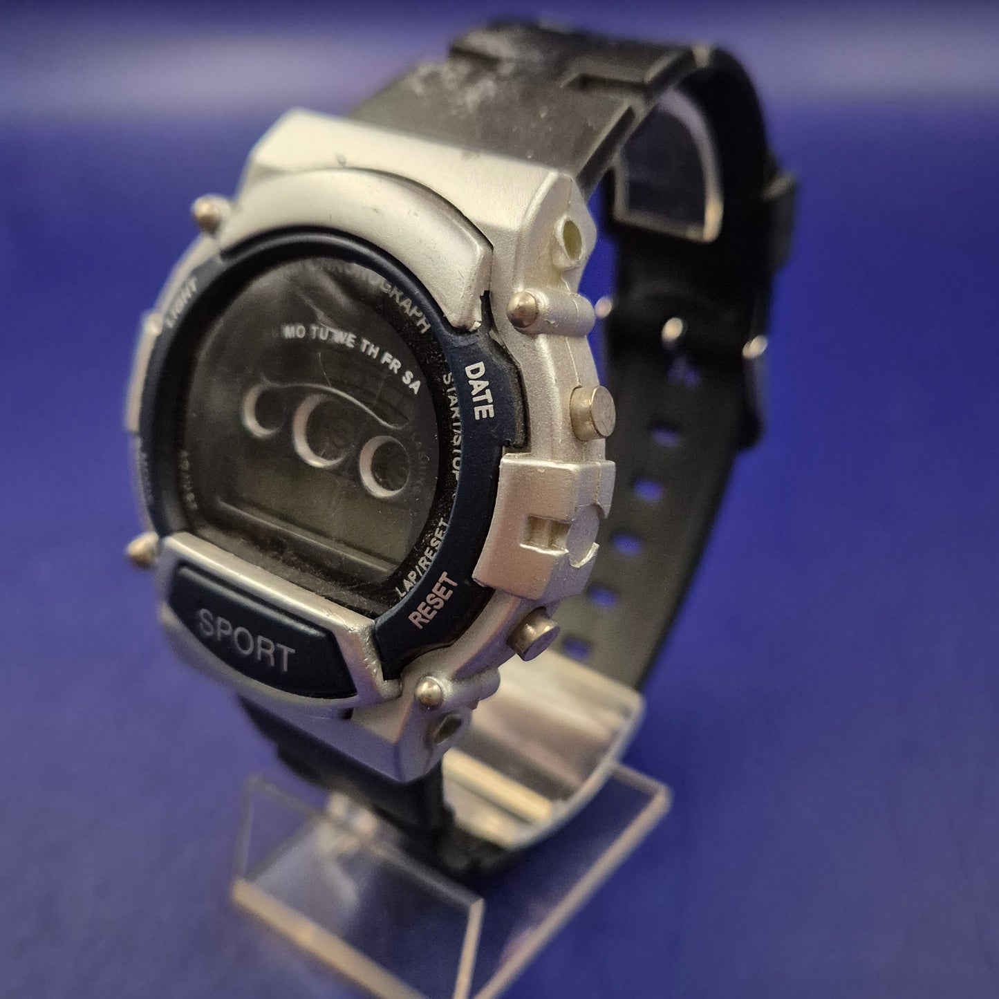 Robuste Sport Digital Herren Uhr – Dynamisches Design für Aktive
