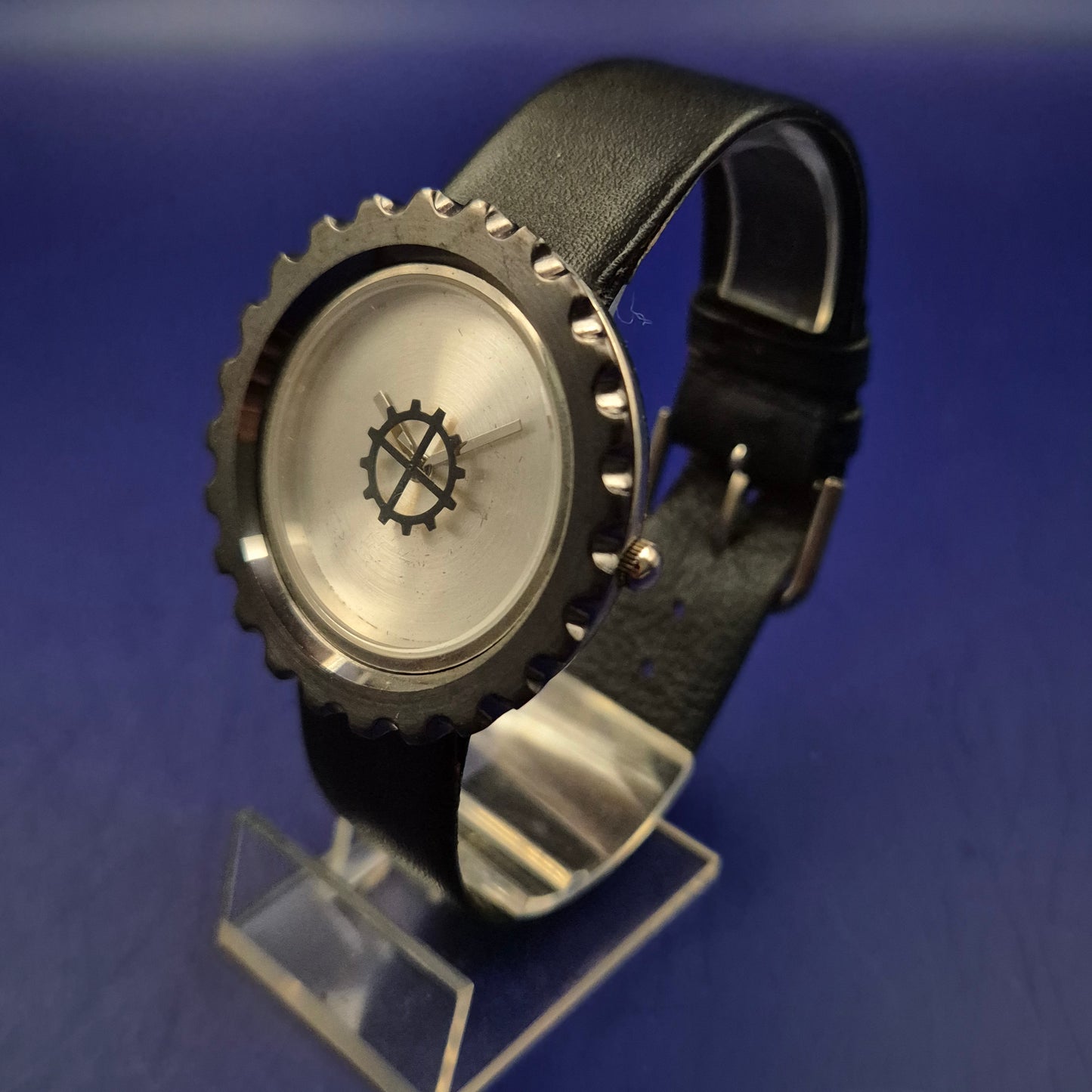 Avantgardistische Zahnrad Motiv Herren Uhr – Industrial Design mit Lederband