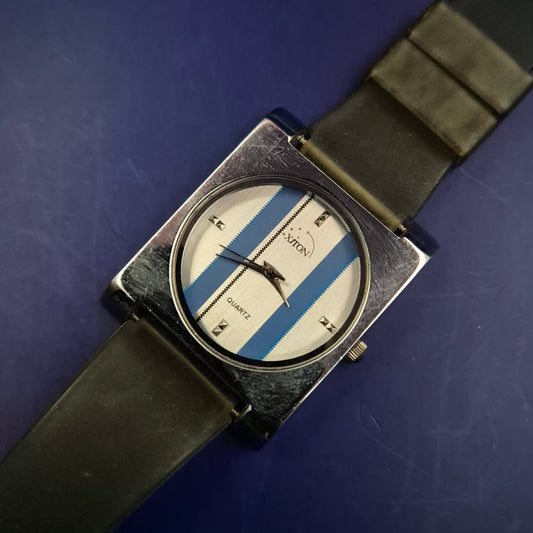 Moderne XITON Herren Uhr – Quadratisches Design mit markanten Streifen