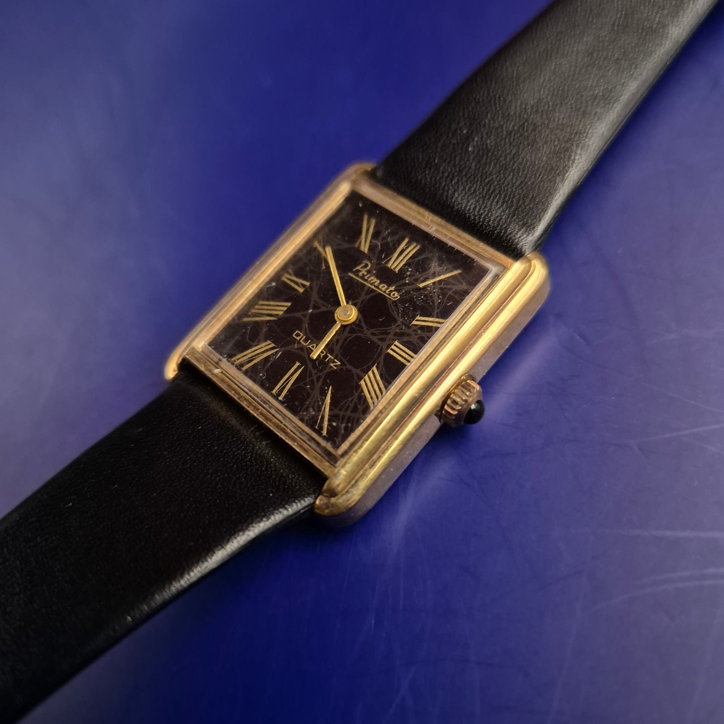 Elegante Primato Herren Uhr – Klassisches Rechteck-Design in Gold & Schwarz