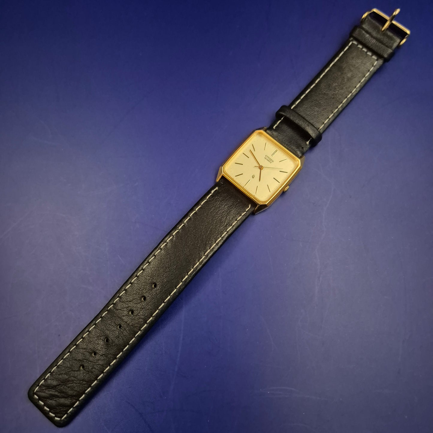 Elegante Citizen Herren Uhr – Vintage Gold-Look mit japanischem Quarzwerk