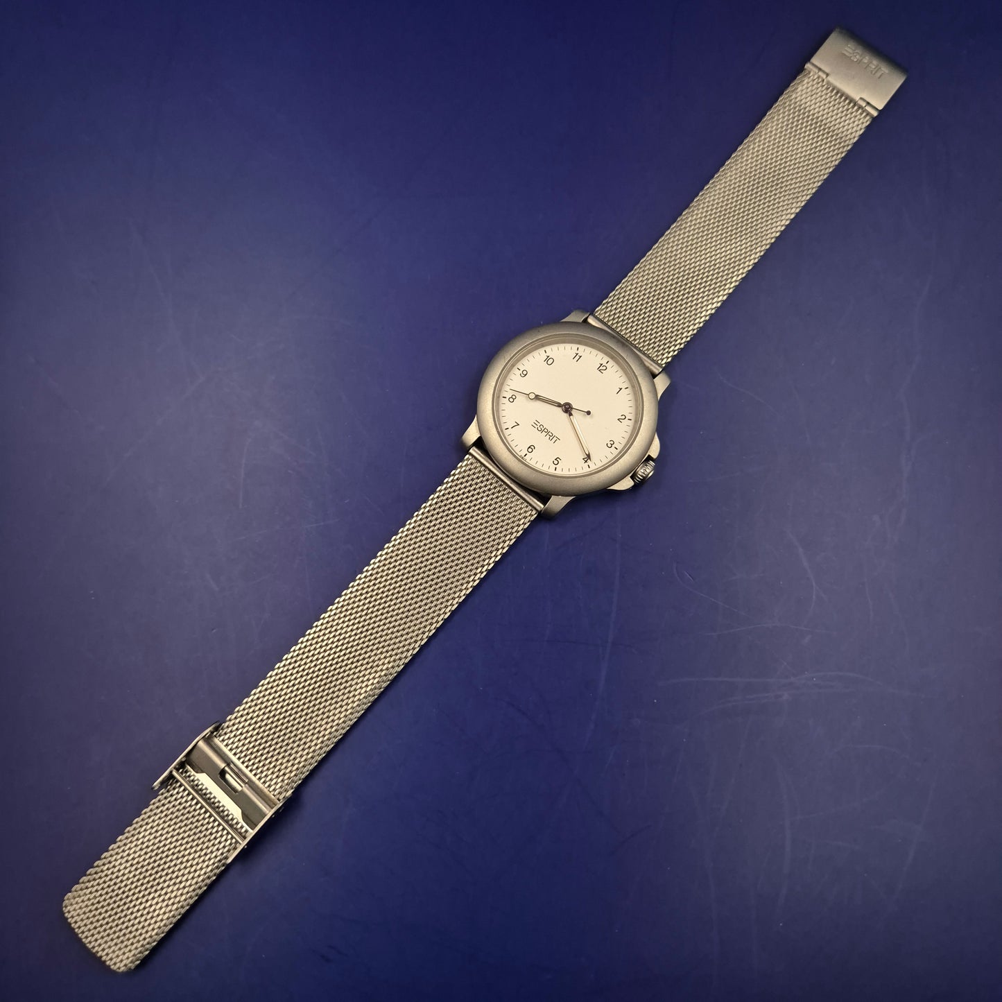 Moderne Esprit Herren Uhr – Mattes Edelstahl-Design mit Mesh-Armband