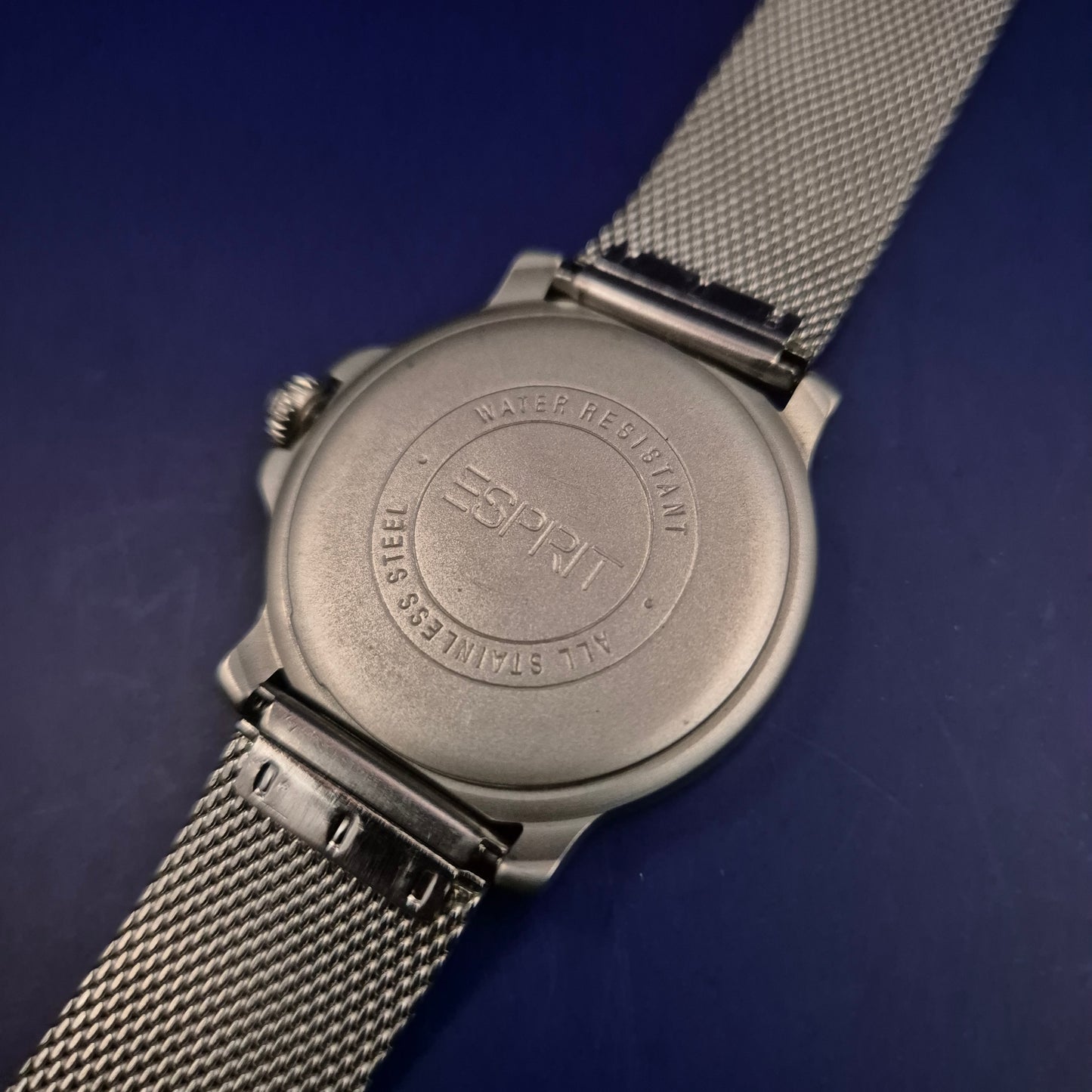 Moderne Esprit Herren Uhr – Mattes Edelstahl-Design mit Mesh-Armband