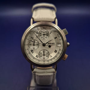 Exklusiver Ascot Chronograph – Klassische Eleganz mit weißem Lederarmband