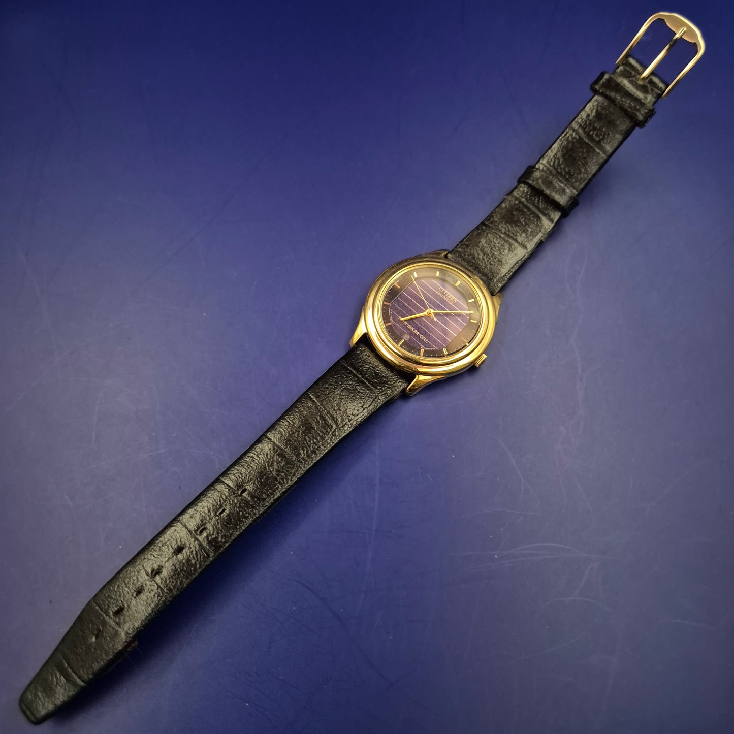 Edle Citizen Herren Uhr – Solar-Technologie mit strukturiertem Zifferblatt
