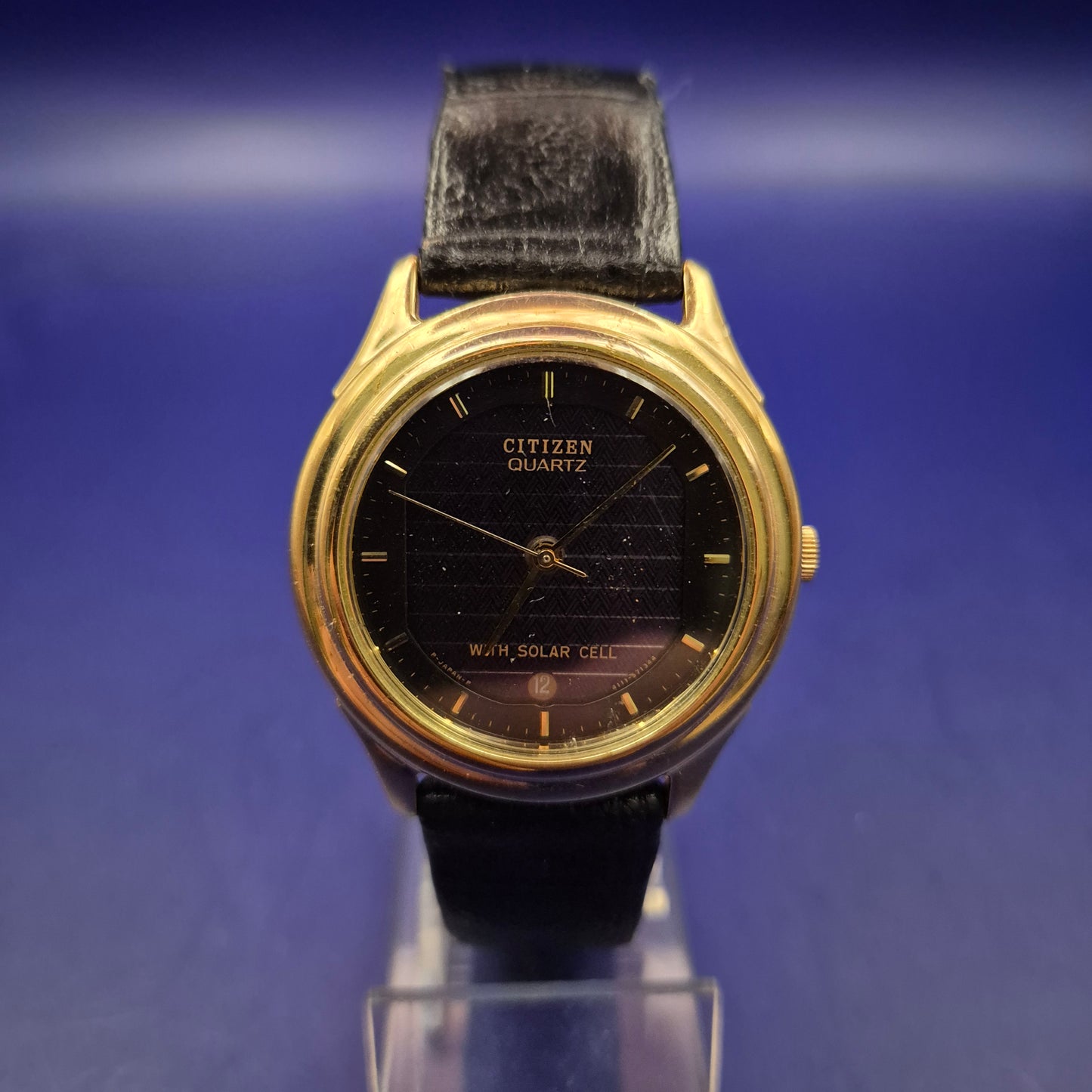 Edle Citizen Herren Uhr – Solar-Technologie mit strukturiertem Zifferblatt