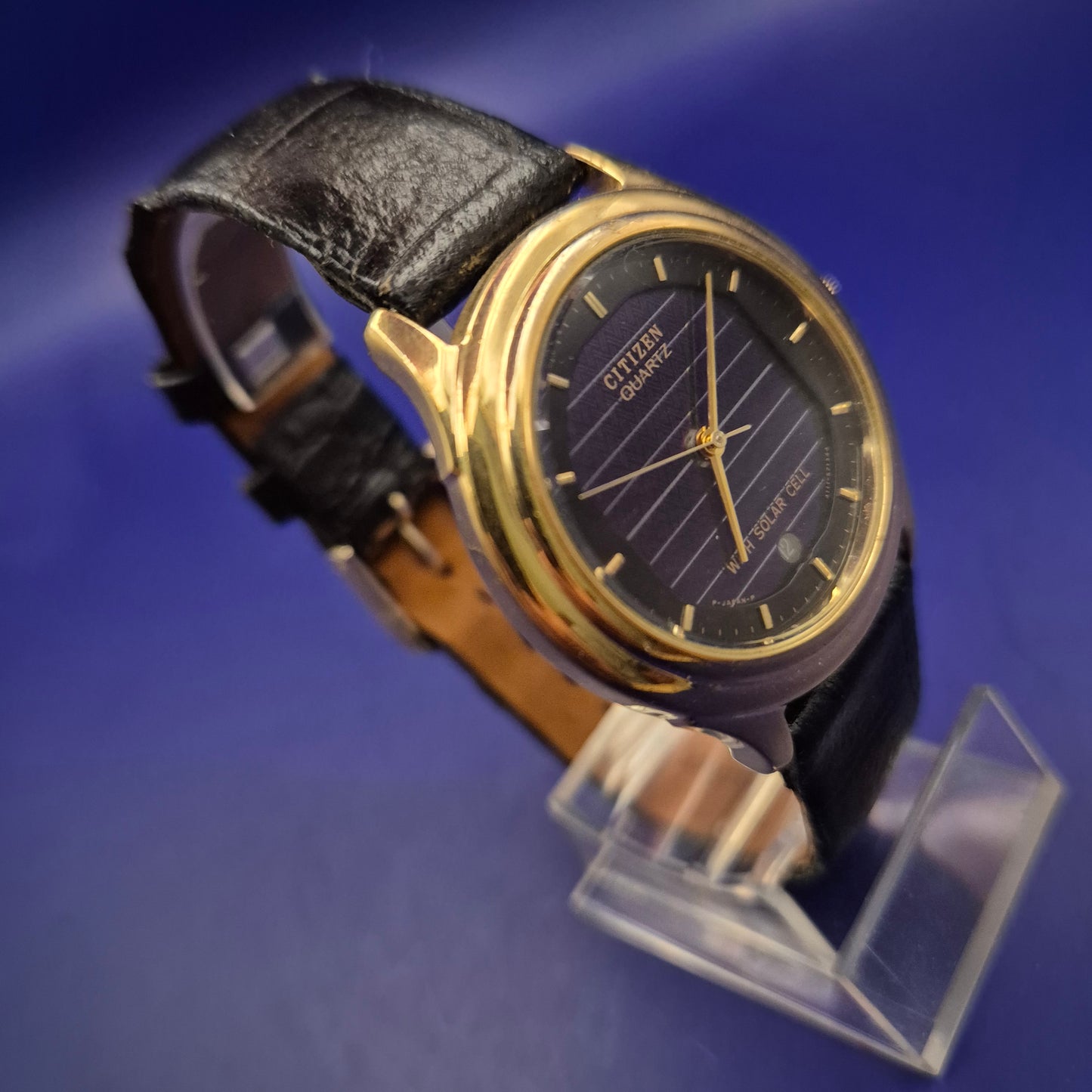 Edle Citizen Herren Uhr – Solar-Technologie mit strukturiertem Zifferblatt